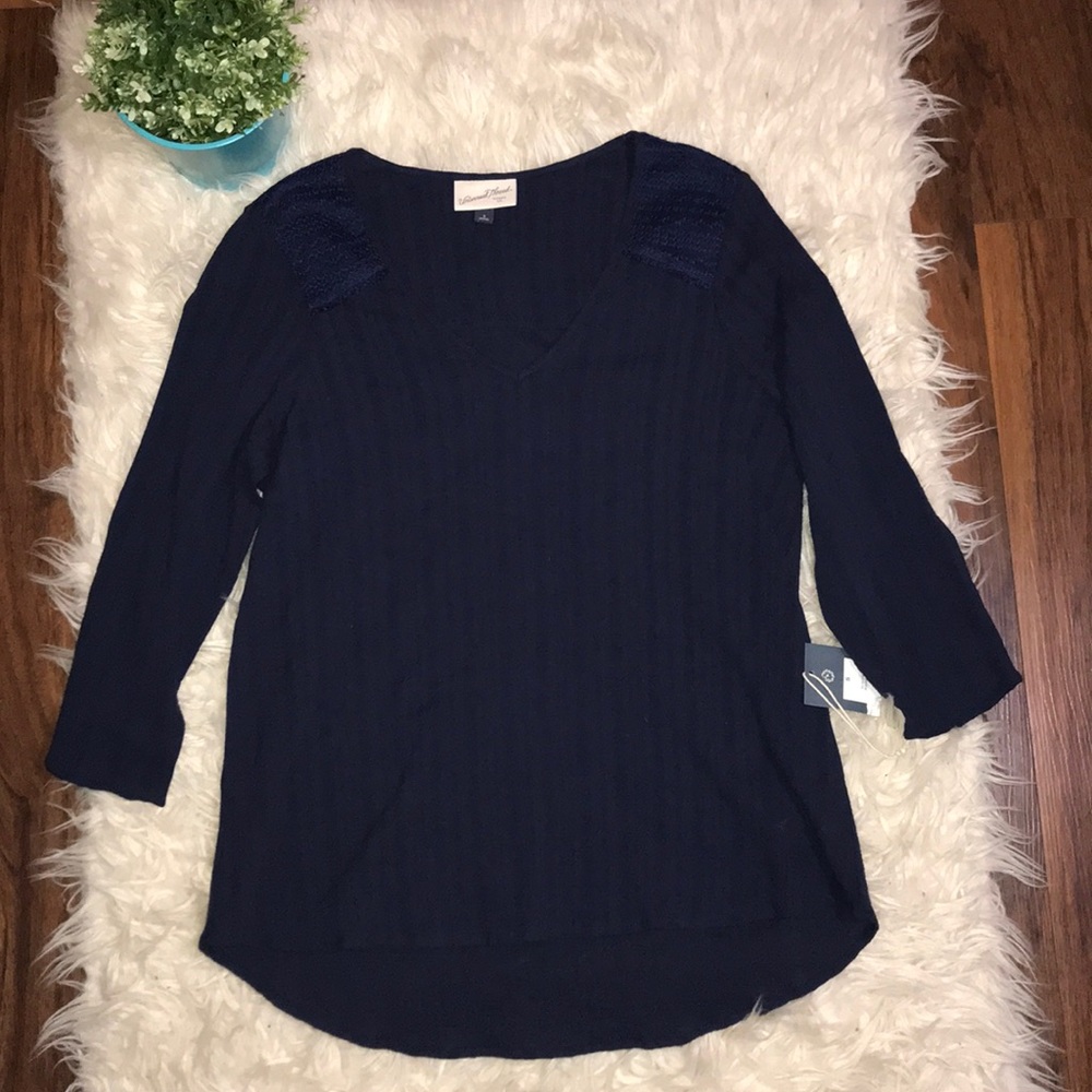 😍NWT.  3/4 sleeve blouse.